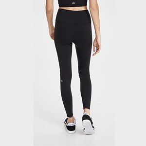 Shell: 87% nylon Leggings